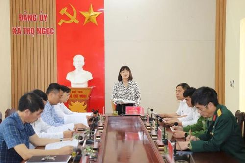 'Rồng vàng' xuống đường biểu diễn chào mừng bầu cử ở xã Thọ Ngọc