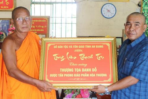Thăm, chúc mừng chư tăng được tấn phong giáo phẩm Hòa thượng, Thượng tọa
