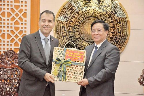 Chủ tịch UBND tỉnh An Giang Hồ Văn Mừng tiếp Đại sứ Cộng hòa Thổ Nhĩ Kỳ tại Việt Nam