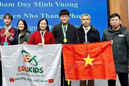 Thi Robotics quốc tế, nam sinh vùng khó giành Huy chương Vàng