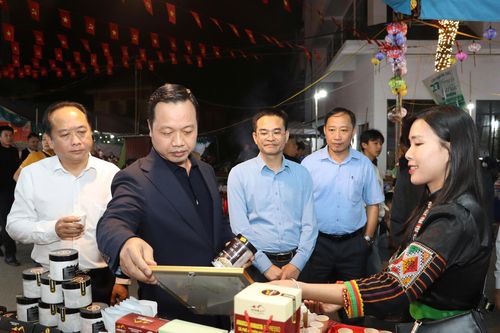 PHÁT BIỂU KHAI MẠC LỄ HỘI HOA BAN NĂM 2026 CỦA ĐỒNG CHÍ BÍ THƯ TỈNH ỦY