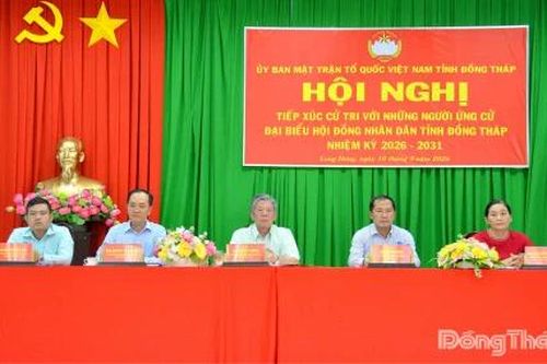 Người ứng cử Đại biểu HĐND tỉnh tiếp xúc cử tri tại xã Long Hưng