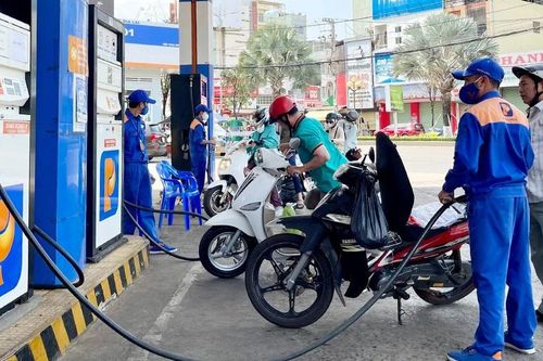 Gia Lai: Tăng cường kiểm soát và xử lý nghiêm hành vi đầu cơ, găm hàng xăng dầu