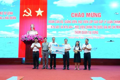 Vùng 4 Hải quân: Tuyên truyền biển, đảo cho đoàn cán bộ Học viện Chính trị Quốc gia Hồ Chí Minh