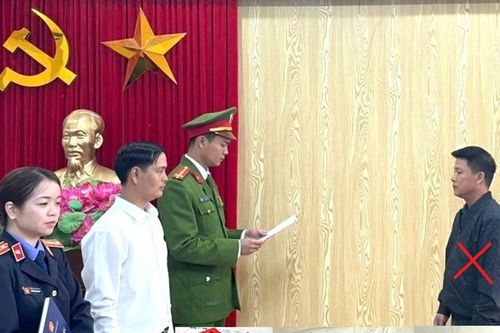 Ninh Bình: Khởi tố đối tượng sản xuất hàng nghìn chai dấm ăn giả từ axit công nghiệp