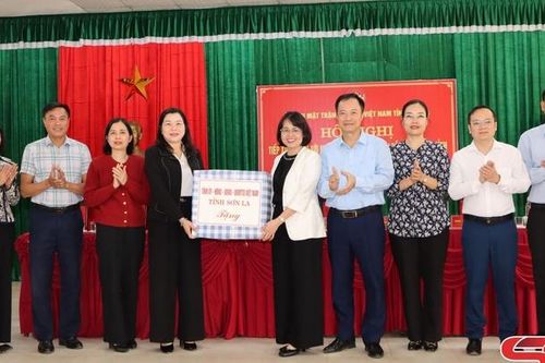 Cử tri xã Tà Hộc kiến nghị các đại biểu HĐND tỉnh quan tâm đầu tư hạ tầng giao thông, giáo dục