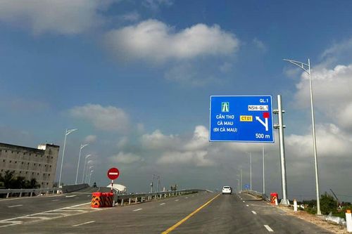 Cao tốc Cần Thơ - Cà Mau vướng mặt bằng, nhiều hạng mục phụ trợ chậm tiến độ