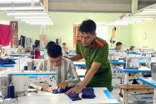 Lấy ý kiến dự thảo thông tư liên tịch về tha tù trước thời hạn có điều kiện