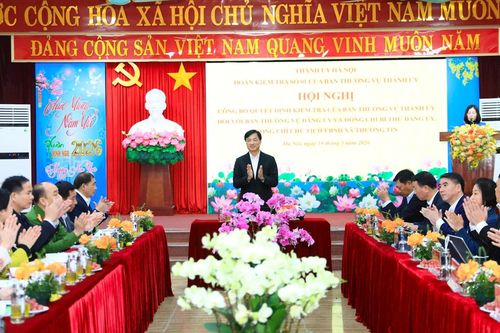 Tập trung xây dựng hệ thống chính trị trong sạch, vững mạnh