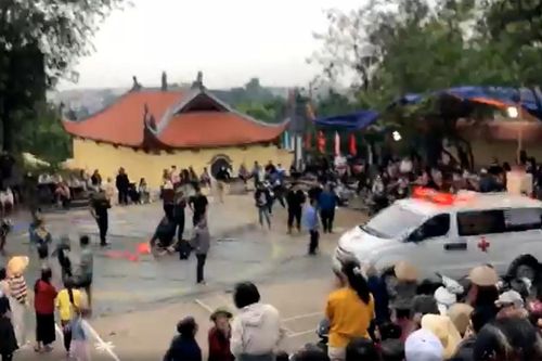 Đô vật chấn thương tại lễ hội vật Hà Nội