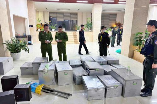 Trùm 'hút cát' tại vùng biển Quảng Ninh bị khởi tố, bắt tạm giam
