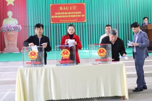 Xã Thông Nông tổ chức thực hành khai mạc và quy trình bỏ phiếu bầu cử đại biểu Quốc hội khóa XVI và HĐND các cấp