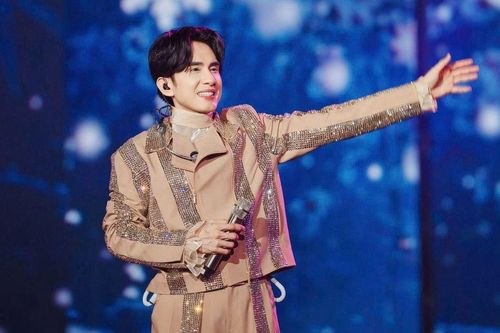 Đan Trường bay nửa vòng trái đất từ Mỹ về Việt Nam góp mặt trong show 'Anh em bốn bể một nhà'