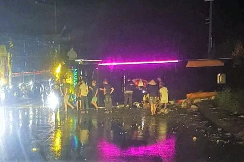 Lật xe khách trong đêm tại Gia Lai, 2 người bị thương