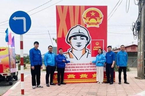 Tuổi trẻ xã Yên Lãng đẩy mạnh công tác tuyên truyền ngày hội bầu cử