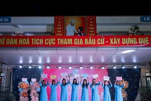 Phụ nữ xã Dân Hòa hướng tới ngày bầu cử