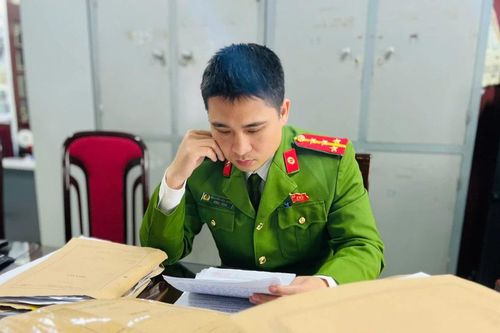 Sự hy sinh thầm lặng và niềm hạnh phúc giản đơn của người chiến sĩ miệt mài phá án