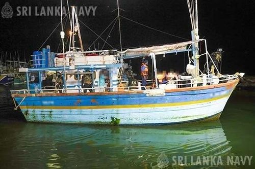 Sri Lanka thu giữ 600kg ma túy và vũ khí trên một tàu cá
