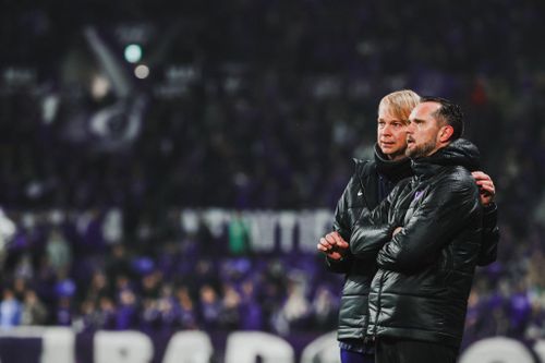 HLV Sanfrecce gọi vụ cầu thủ Malaysia ra sân là 'trò đùa'