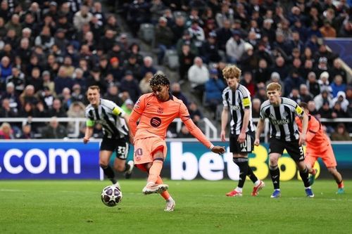 Champions League rạng sáng nay: Bayern thắng 'hủy diệt', Barca thoát thua phút cuối