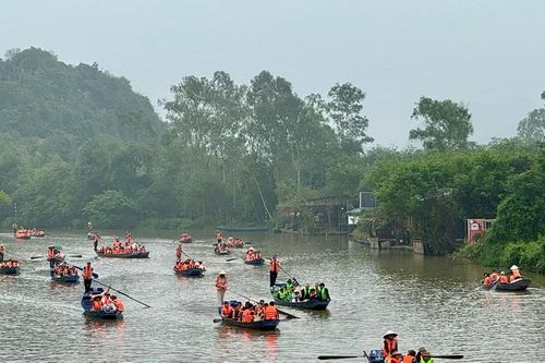 Bài 2 - Đò chèo tay gìn giữ bản sắc chùa Hương và sinh kế người dân