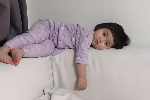 5 kiểu thương con sai lầm của cha mẹ Việt đang âm thầm hủy hoại đứa trẻ