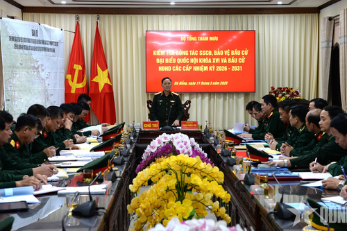 Thượng tướng Phạm Trường Sơn kiểm tra bảo vệ bầu cử tại Bộ đội Biên phòng TP Đà Nẵng
