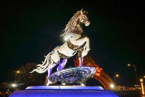 Đà Nẵng tiếp tục trưng bày cặp đôi linh vật ngựa phục vụ trang trí công cộng đến hết tháng 9-2026
