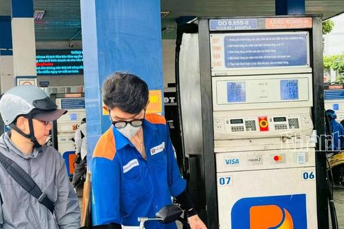 Giá xăng RON 95-III lên hơn 29.000 đồng/lít sau kỳ điều chỉnh vào tối 10/3