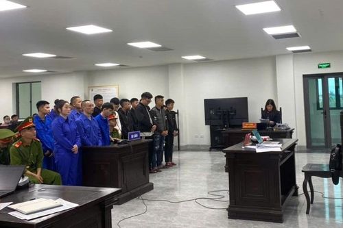 Hỗn chiến lúc rạng sáng, 17 bị cáo lĩnh mức án gần 50 năm tù