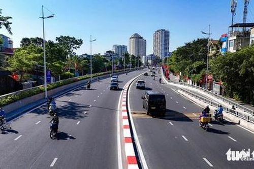 Hà Nội rào chắn đường Âu Cơ – Nghi Tàm để thi công cầu Tứ Liên