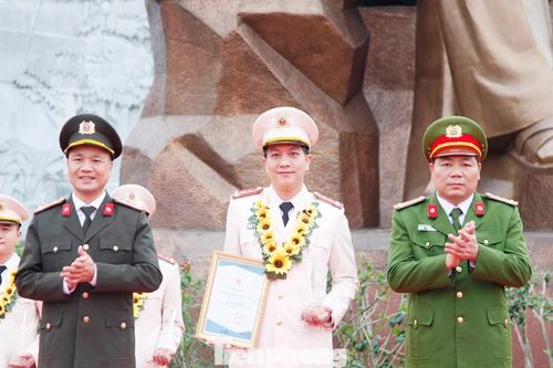 Bắc Ninh tuyên dương chiến sĩ công an trẻ tiêu biểu