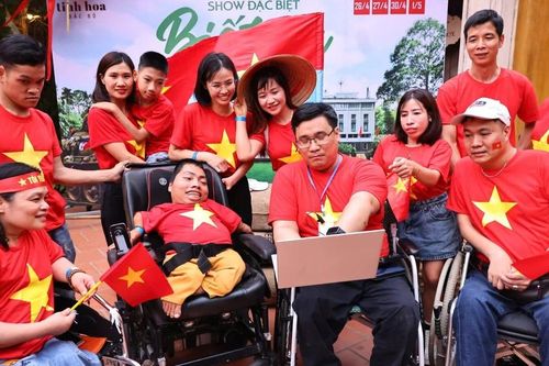 Vinh danh những người đồng hành, truyền cảm hứng cho người khuyết tật