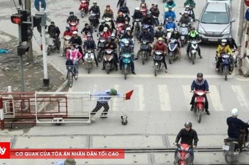 CSGT Hải Phòng xử phạt nhiều chủ xe vượt đường sắt