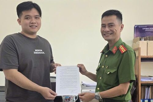Nhận được gần 1,3 tỷ đồng từ tài khoản lạ, nam thanh niên lập tức báo công an