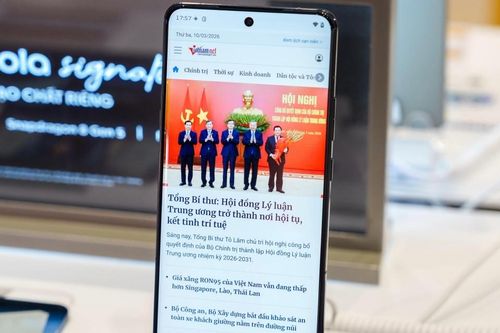 Ảnh thực tế Signature, smartphone cao cấp giá 23 triệu đồng Motorola vừa ra mắt