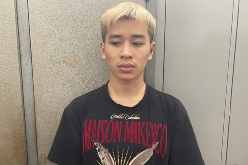 Nam sinh viên trộm 3 cây vàng SJC của người họ hàng, mua iPhone tặng bạn gái