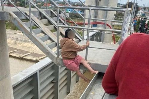 Kịp thời giải cứu thai phụ có ý định nhảy cầu