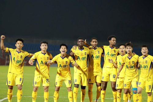 SLNA: Khi 'tinh thần Nghệ' trở lại trên sân Vinh