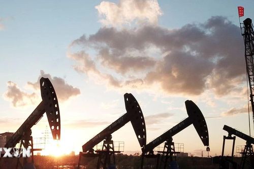 Giá dầu tiếp tục giảm, thị trường chứng khoán vùng Vịnh phục hồi
