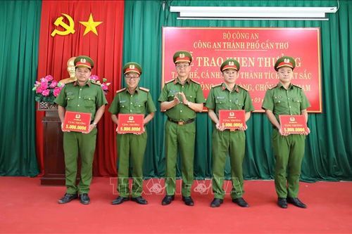 Khen thưởng thành tích triệt phá đường dây trộm cắp xe máy liên tỉnh