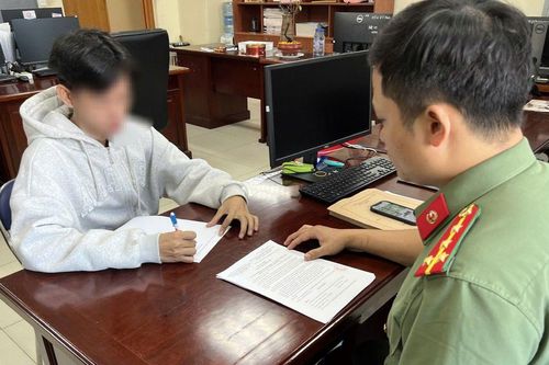 Chân dung thanh niên quay lén phim 'Thỏ ơi' rồi rao bán vừa bị xử phạt