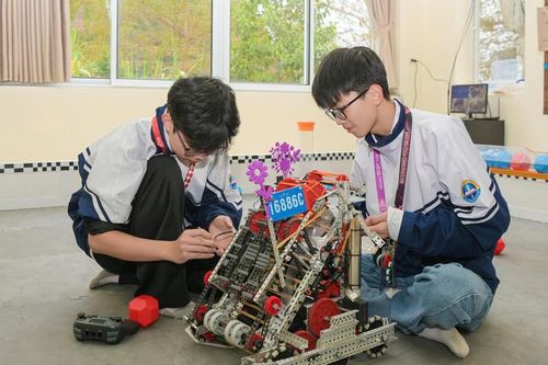 Các trường đại học tăng tốc đào tạo nhân lực cho công nghệ chiến lược