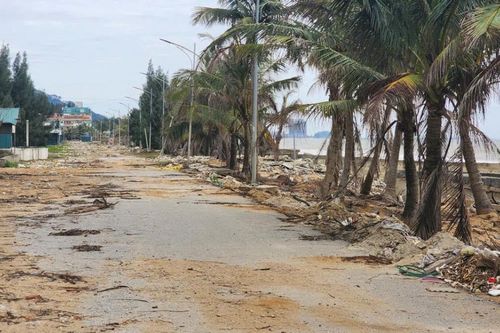 [Phóng sự ảnh] Kè biển Hải Tiến (Thanh Hóa) vẫn đổ nát, hoang tàn trước mùa du lịch 2026