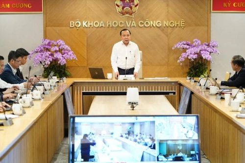 Công nghệ chiến lược cần cơ chế 'kiểm soát rủi ro, dừng đúng lúc'