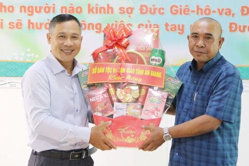 Thăm, chúc mừng các chức sắc Công giáo, Tin lành dịp lễ Phục sinh năm 2026