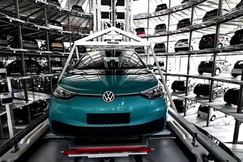 Tập đoàn sản xuất ô tô Volkswagen cắt giảm 50.000 việc làm