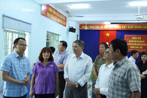 Phó Chủ tịch UBND tỉnh Nguyễn Thanh Hà kiểm tra công tác chuẩn bị bầu cử tại phường Tây Nha Trang