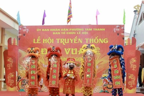 Khai hội Đền Vua Lê
