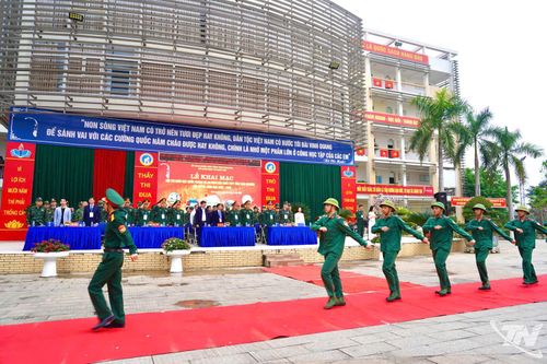 Sổi nổi Hội thi Giáo dục quốc phòng và an ninh
